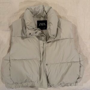 Zara Light Gray Cropped Quilted Vest